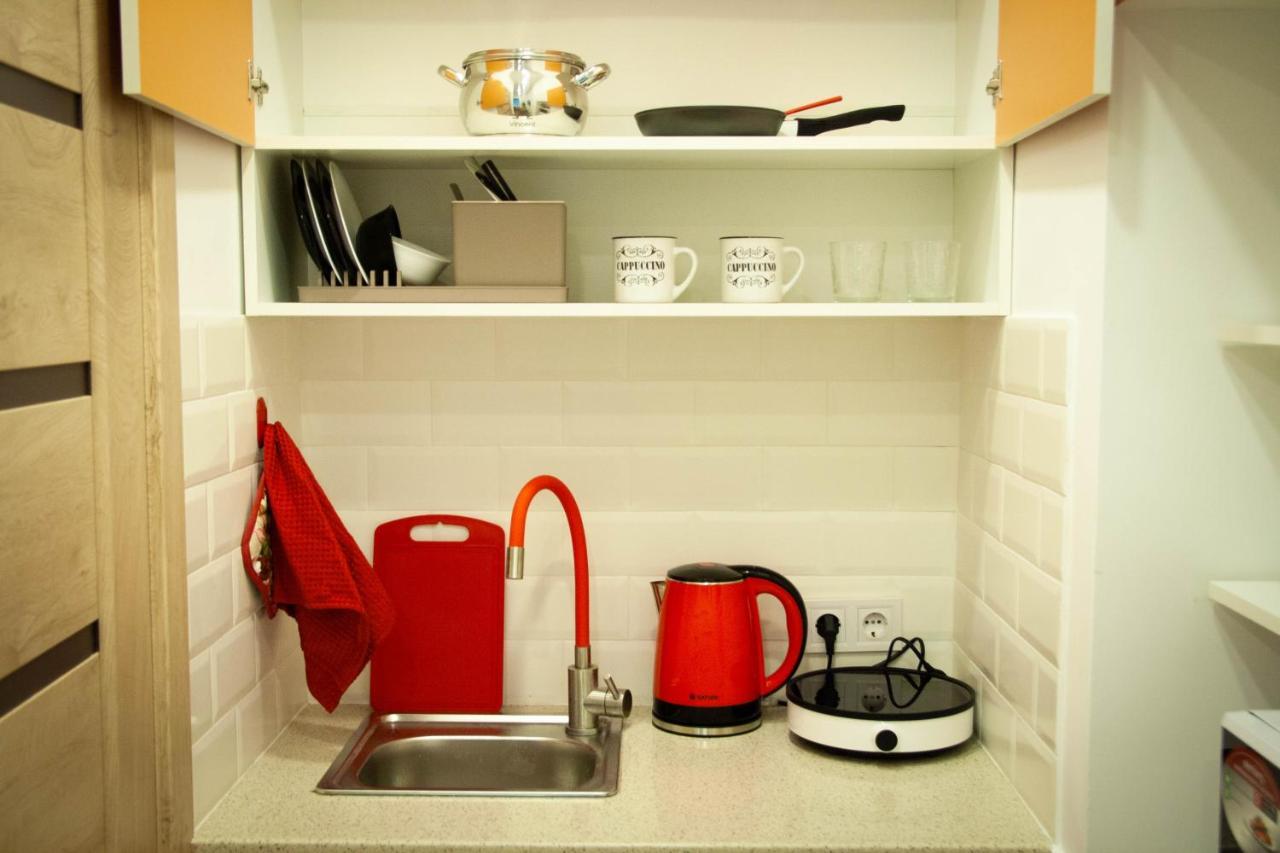 Світло Цілодобово Apartments In The City Center Lviv Ngoại thất bức ảnh