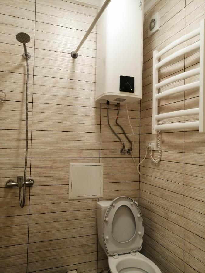 Світло Цілодобово Apartments In The City Center Lviv Ngoại thất bức ảnh